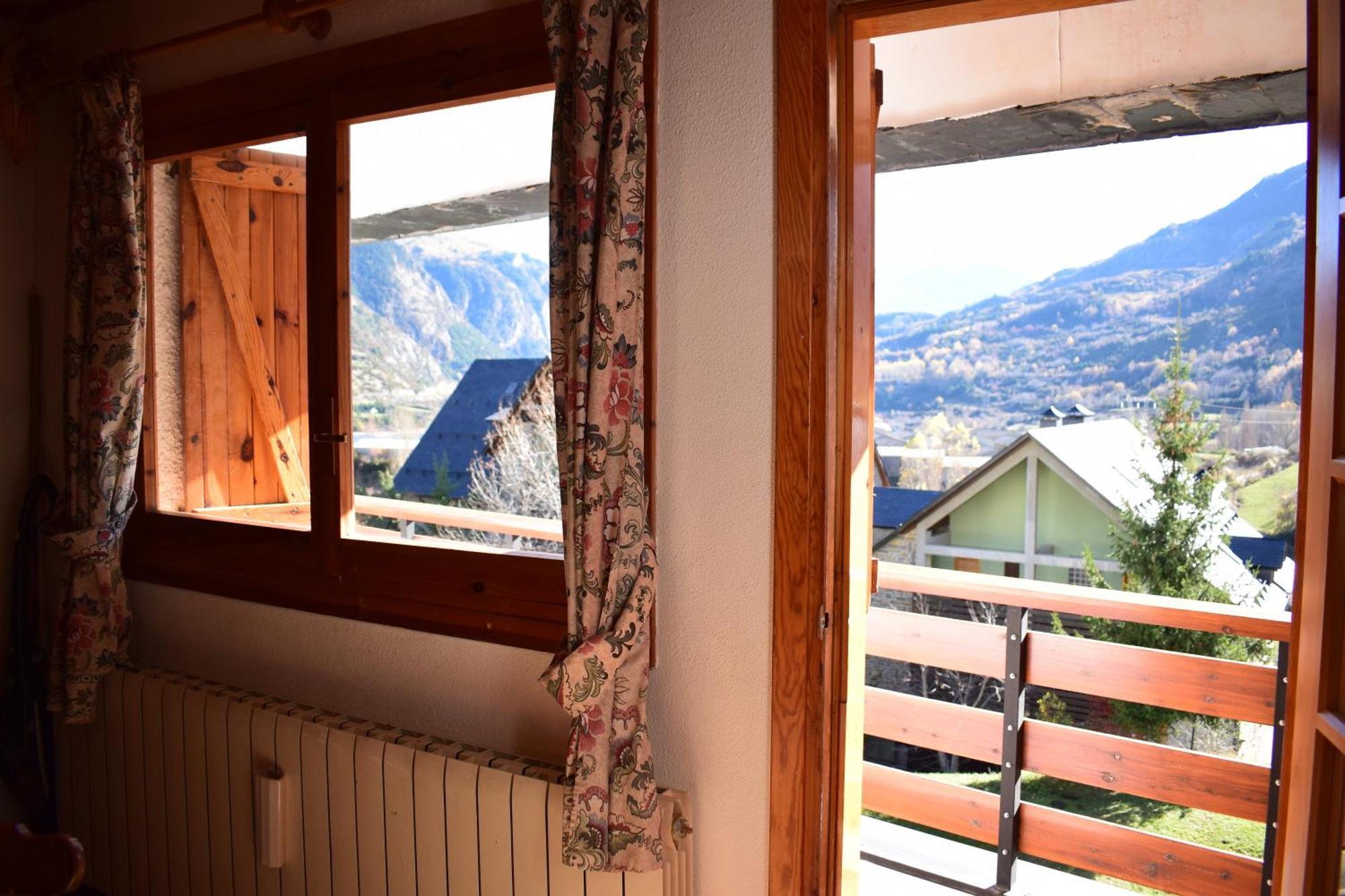 Saliecho Acogedor Apartamento Jardin Y Piscina Sallent de Gállego Extérieur photo