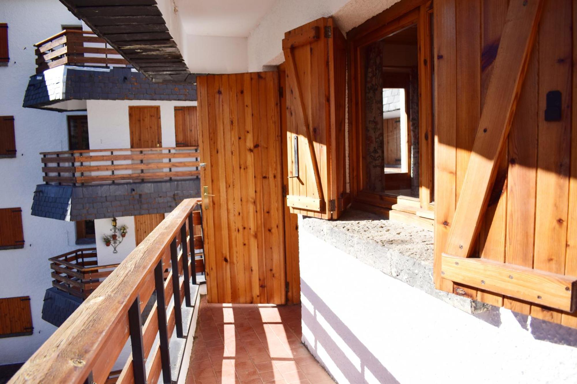 Saliecho Acogedor Apartamento Jardin Y Piscina Sallent de Gállego Extérieur photo