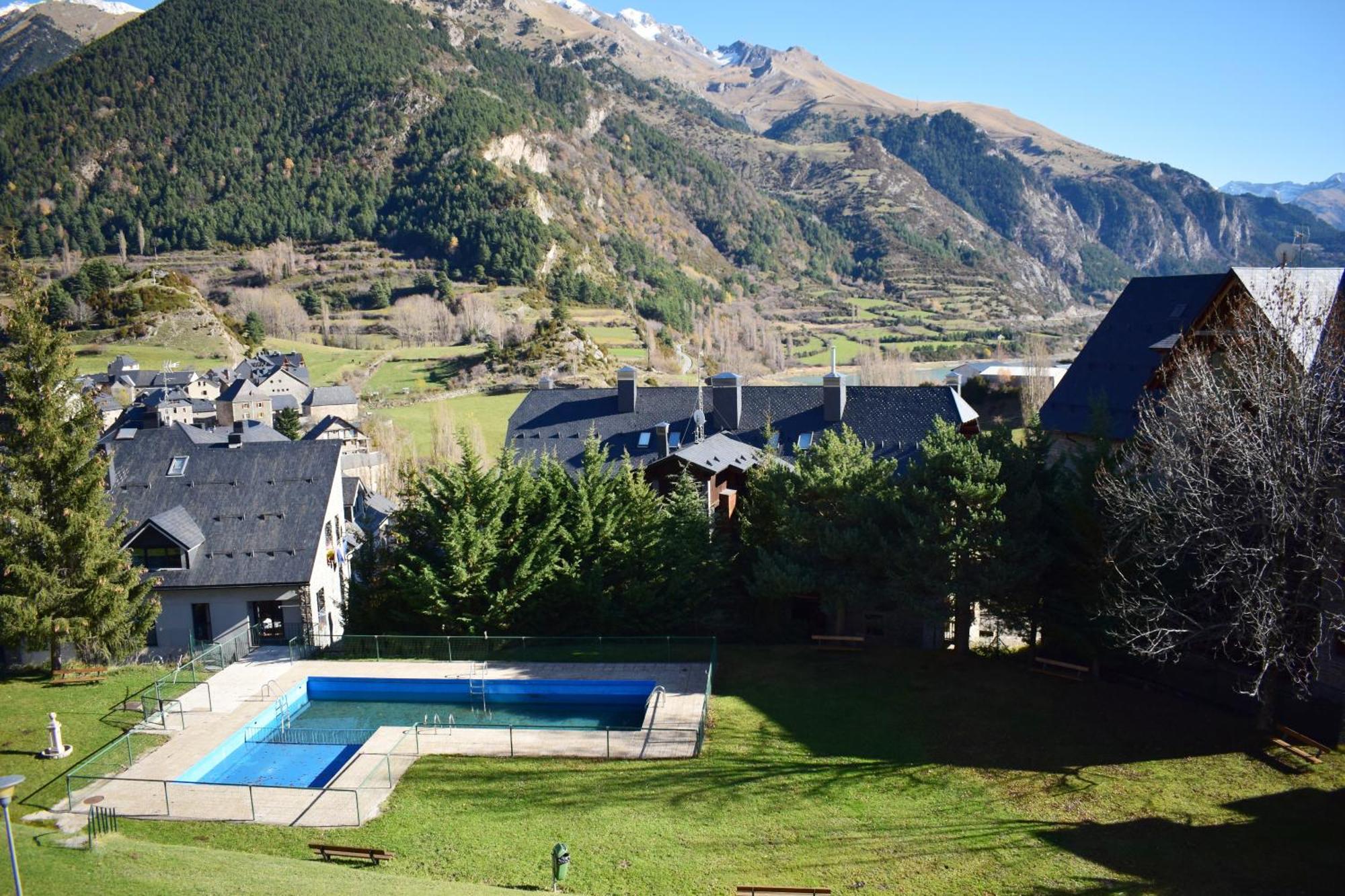 Saliecho Acogedor Apartamento Jardin Y Piscina Sallent de Gállego Extérieur photo