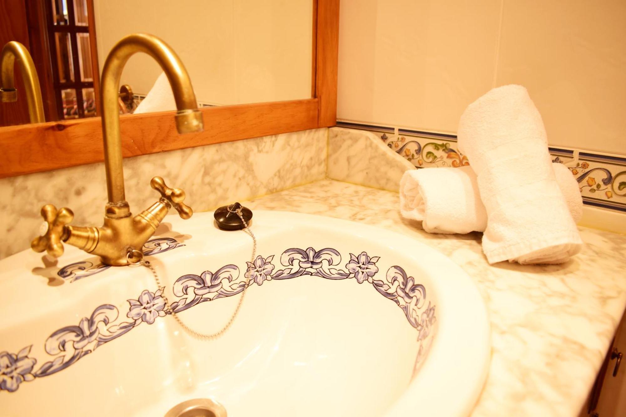 Saliecho Acogedor Apartamento Jardin Y Piscina Sallent de Gállego Extérieur photo